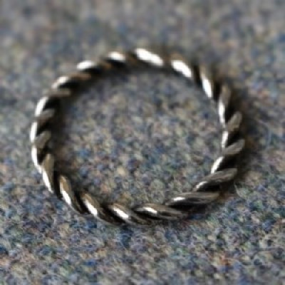 Jorvik Twist Ring